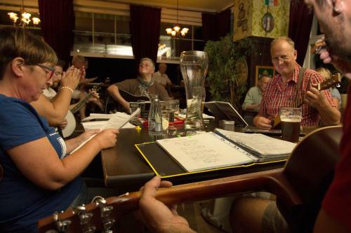 Hajo�s Germania Lodge & Irish Pub