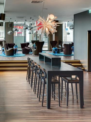Hotel Motel One K�ln-mediapark