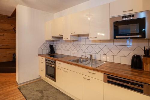 Apart Avenzio