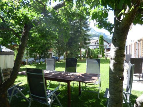 Hostal Apart-pension Haus Arina