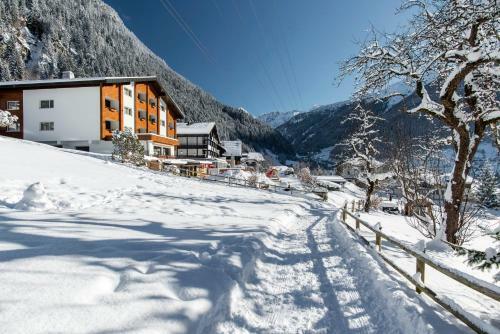 Aparthotel Tschanun Garni