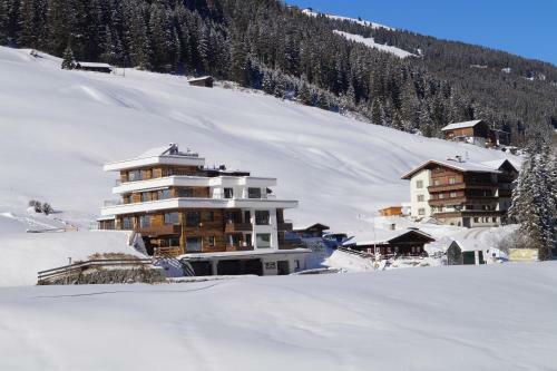 Apartamento Alps Tux
