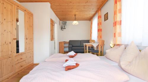 Hostal G�stehaus Lutschounig