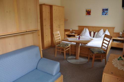 Hostal Pension Haus Eden
