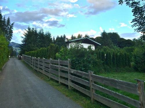 Jack's Lake & Mountain (jlm) Hostel