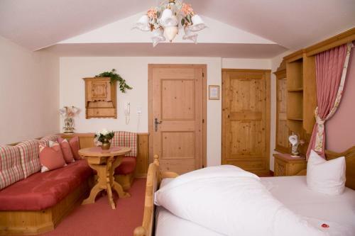 Hostal Landhaus Achental