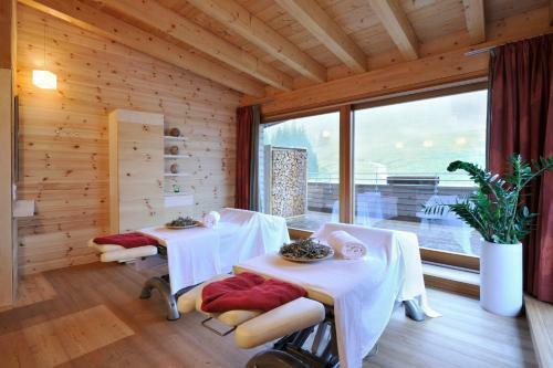 Holzhotel Forsthofalm