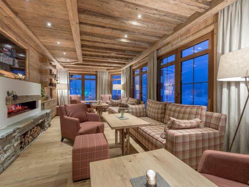 Burghotel Alpengl�hn