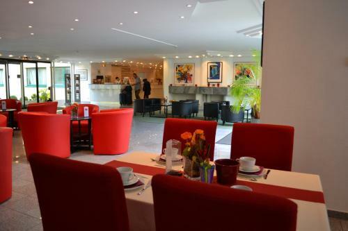 Lenas West Hotel