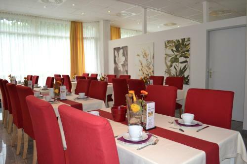 Lenas West Hotel