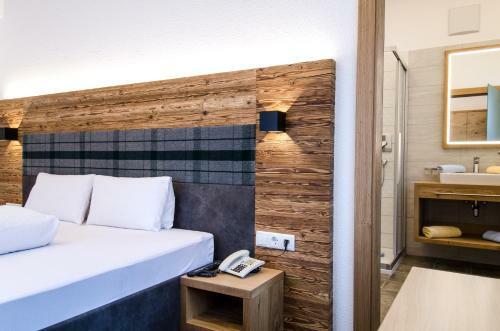 Hostal Hotel Garni Persutt