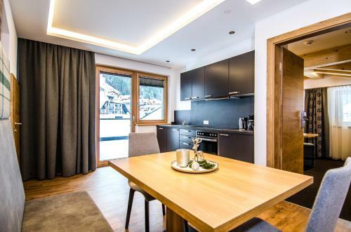 Hostal Hotel Garni Persutt