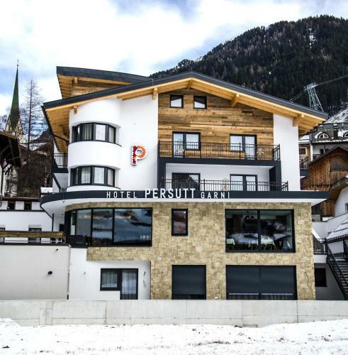 Hostal Hotel Garni Persutt