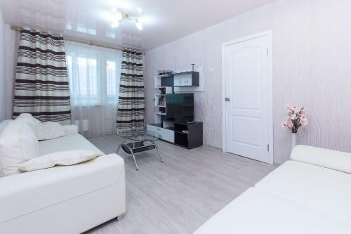 Apartment On Esenina 16