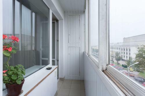 One-bedroom Apartment On Nezavisimosti 48