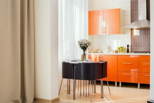 One-bedroom Apartment On Nezavisimosti 48