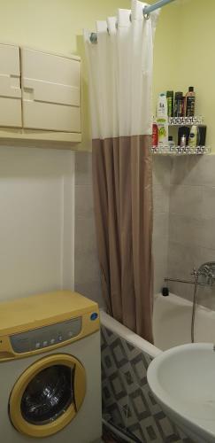Room In Apartment Kirova 1