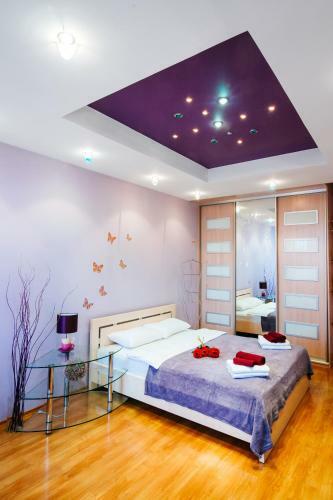 Studio Apartment On Nezavisimosti Square