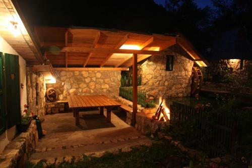 Rafting Camp Tara Center Tri Vodenice