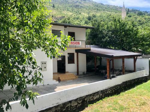 Hostal Guest House Savat