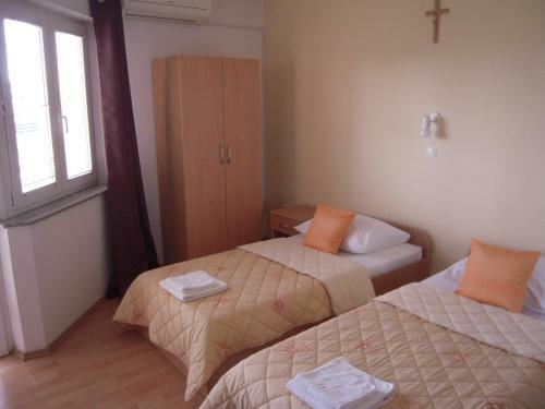 Hostal Guest House Regina Mundi