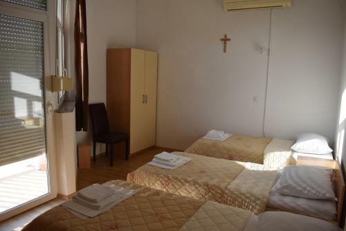 Hostal Guest House Regina Mundi