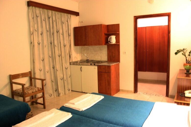 Hotel Achousa Apartments