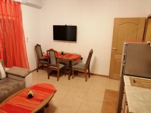 Apartments Ema