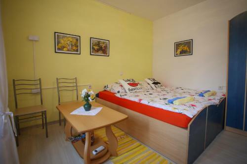 Hostal Guesthouse Adi