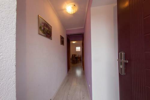 Hostal Guesthouse Adi