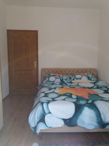 Hostal Apartman Carine