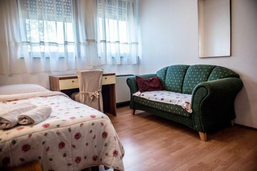 Hostal Pansion Jarkic