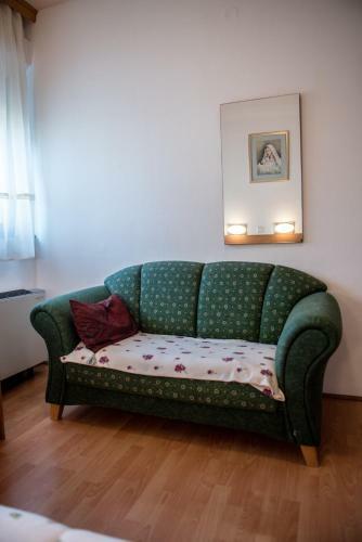 Hostal Pansion Jarkic