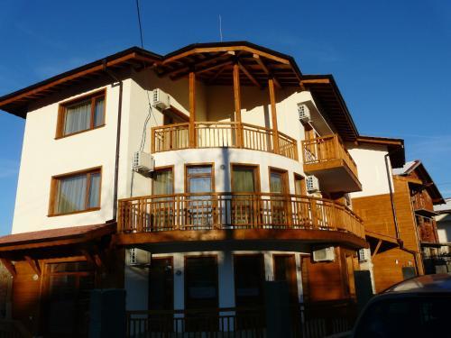 Hostal Yuliya Guest House