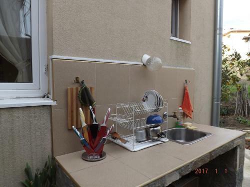 Hostal Faina Guest House