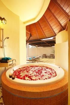 Hotel Cha-da Beach Resort & Spa