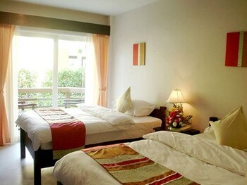 Hotel Bacchus Home Resort