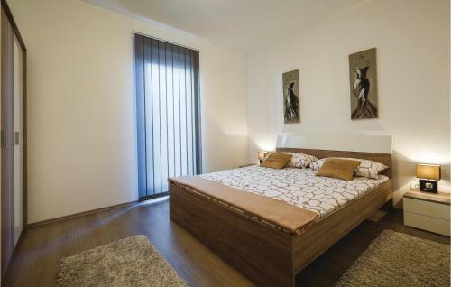 Two-bedroom Apartment Novigrad 05