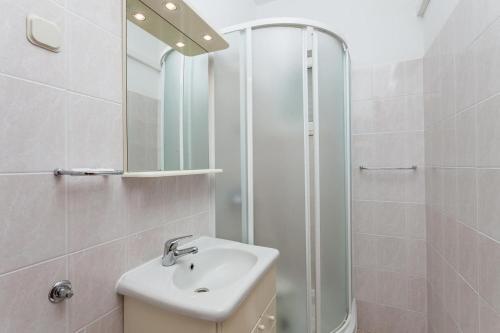 Apartment Lumbarda 10049a