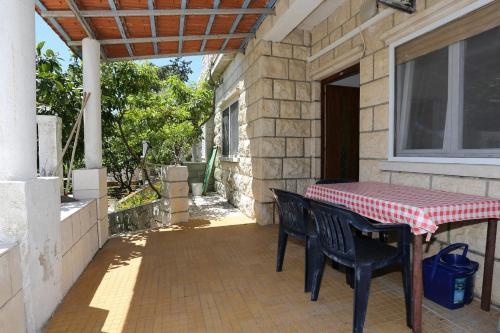 Apartment Lumbarda 4430c