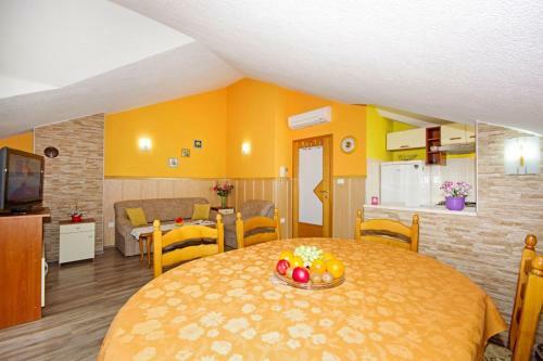 Apartments Missy Makarska