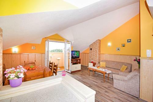 Apartments Missy Makarska