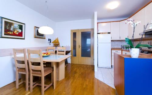 Apartment Aria