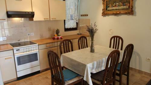 Apartment In Malinska 20