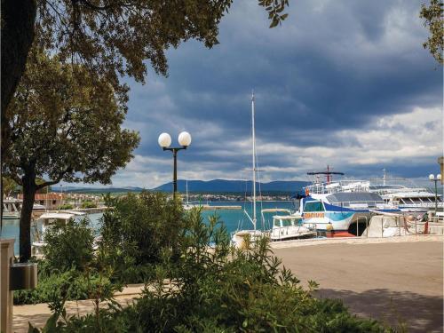 One-bedroom Apartment Vantacici With Sea View 02