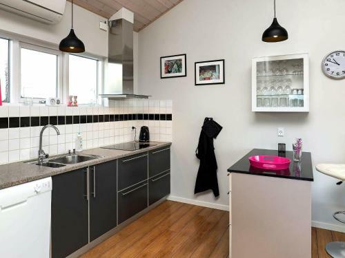 Three-bedroom Holiday Home In Hirtshals 3