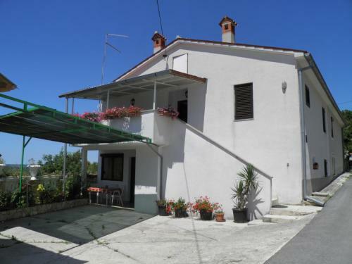 Apartments Rogo?ana