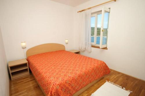 Apartment Vis 2441a
