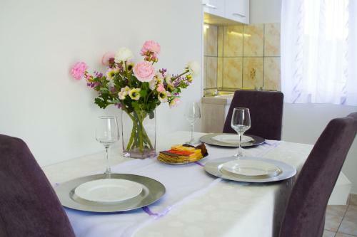 Apartment Vis 2428c