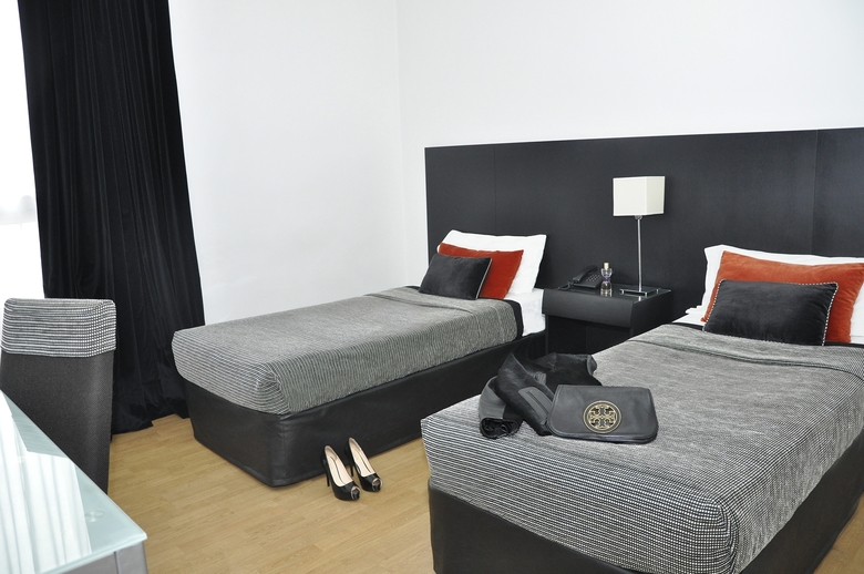 Broadway Hotel And Suites